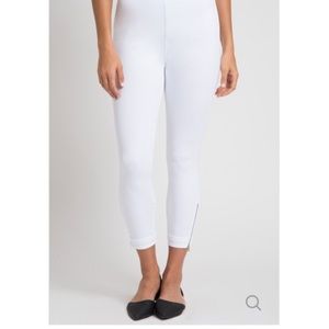 Lysse pull on crops. Very comfortable and good stretch. Keeps its shape! EUC